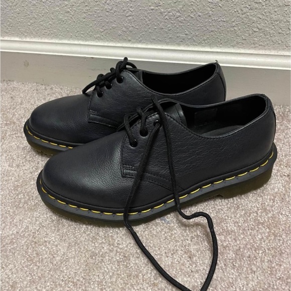 Doc Martens - Picture 2 of 3